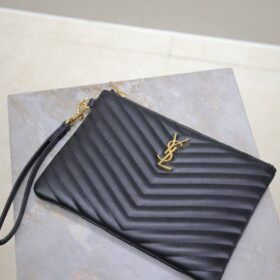 Cassandre Matelasse Pouch Schwarz 24cm