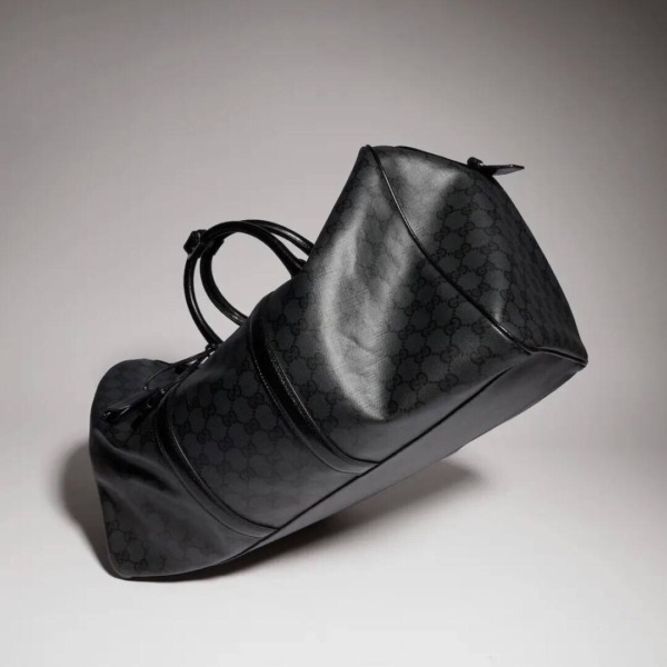 Essence Schwarze Reisetasche 52 cm