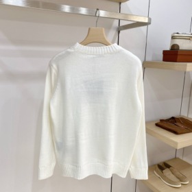 Elfenbeinweißer Pullover mit Rundhalsausschnitt