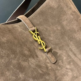 Le 5 à 7 Supple Large Wildleder Taupe 30cm