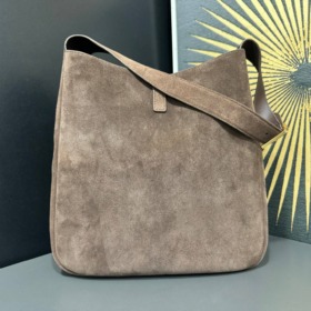 Le 5 à 7 Supple Large Wildleder Taupe 30cm