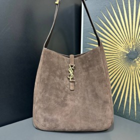 Le 5 à 7 Supple Large Wildleder Taupe 30cm