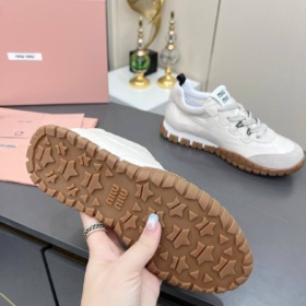 Tyre Technical Fabric und Suede Elfenbein